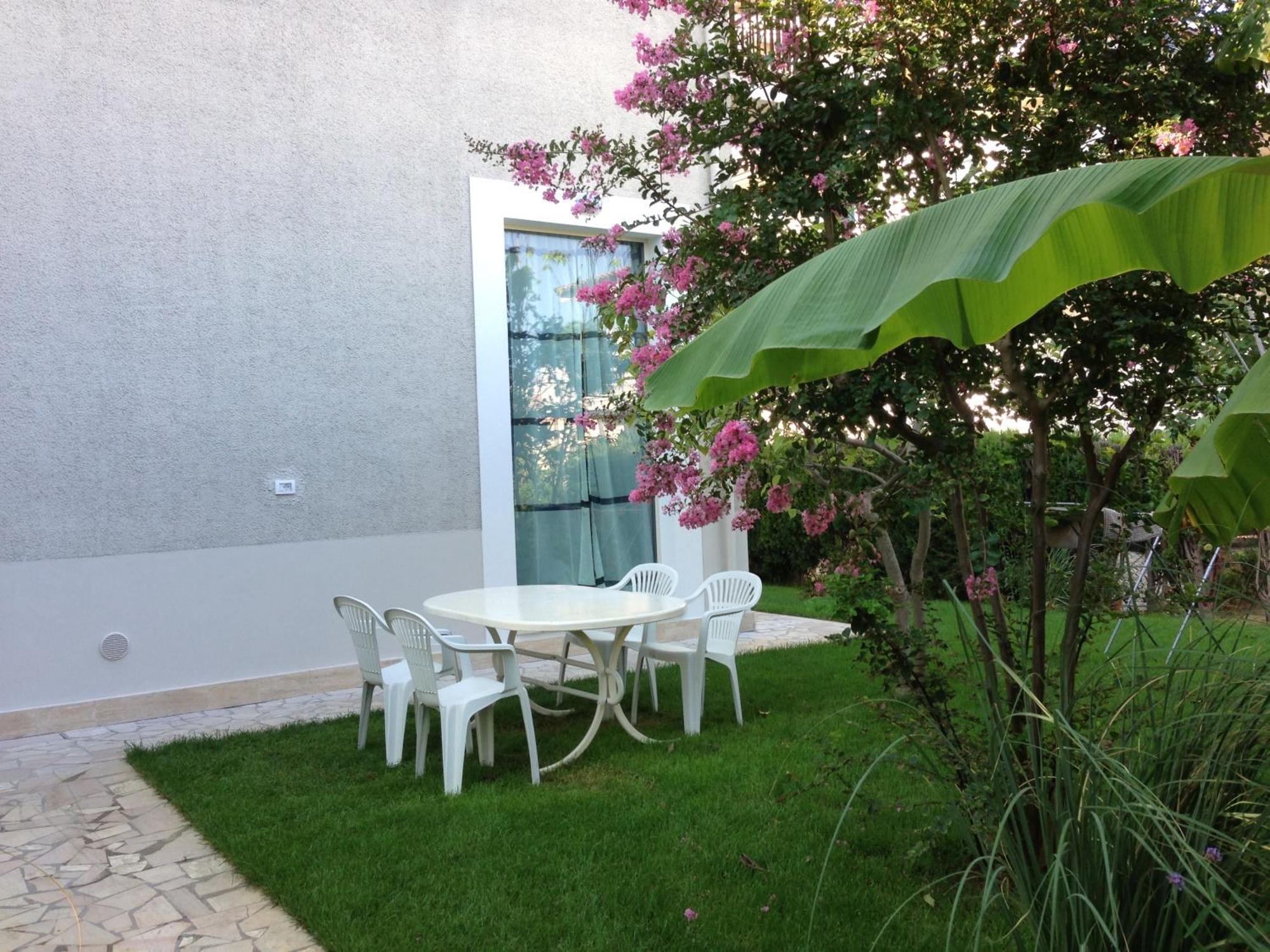 Ferienwohnung Loft 3, A 150 M Dal Mare, Pineto Centro Exterior foto