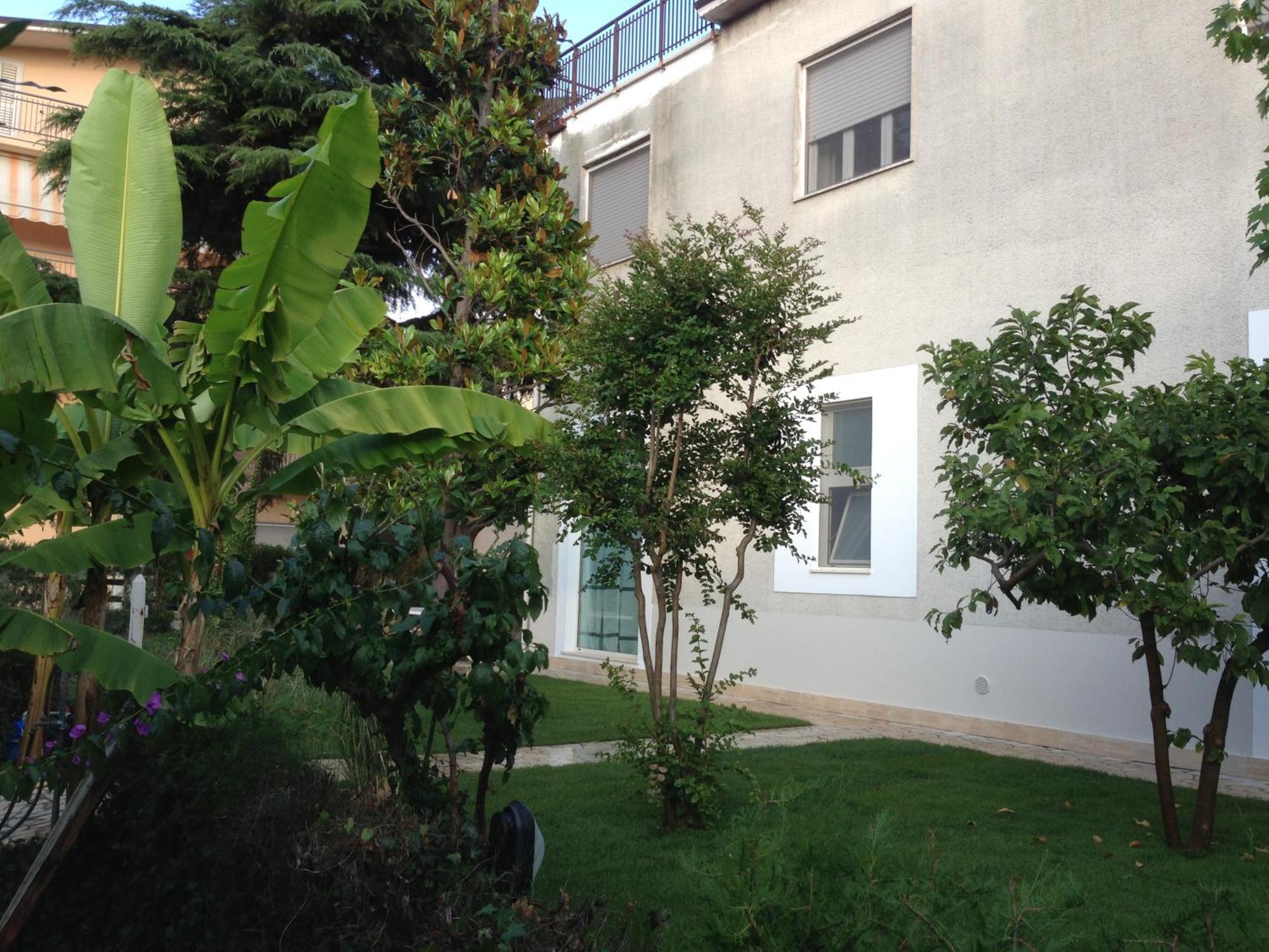 Ferienwohnung Loft 3, A 150 M Dal Mare, Pineto Centro Exterior foto